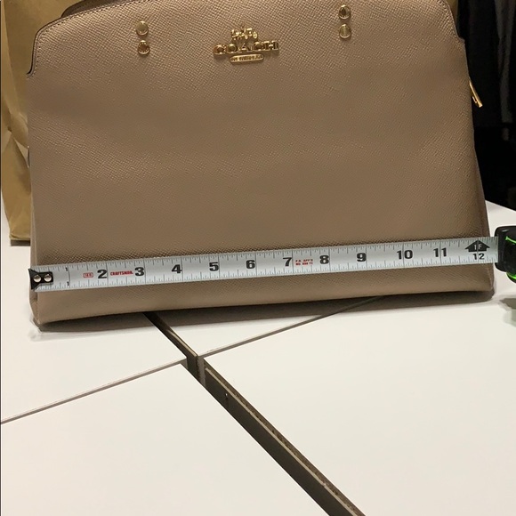 Classy Coach Purse 🧡 - Picture 6 of 7